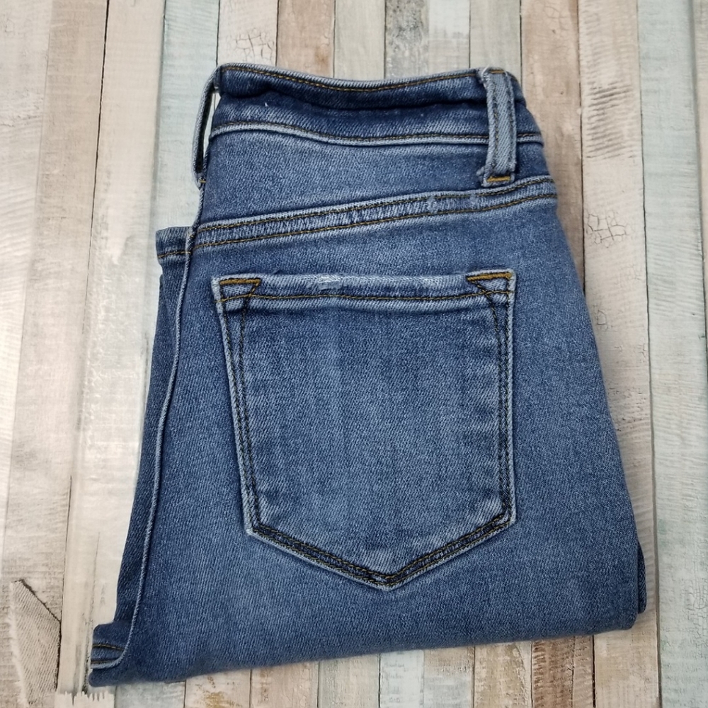 KanCan Mid Rise Capri Jeans